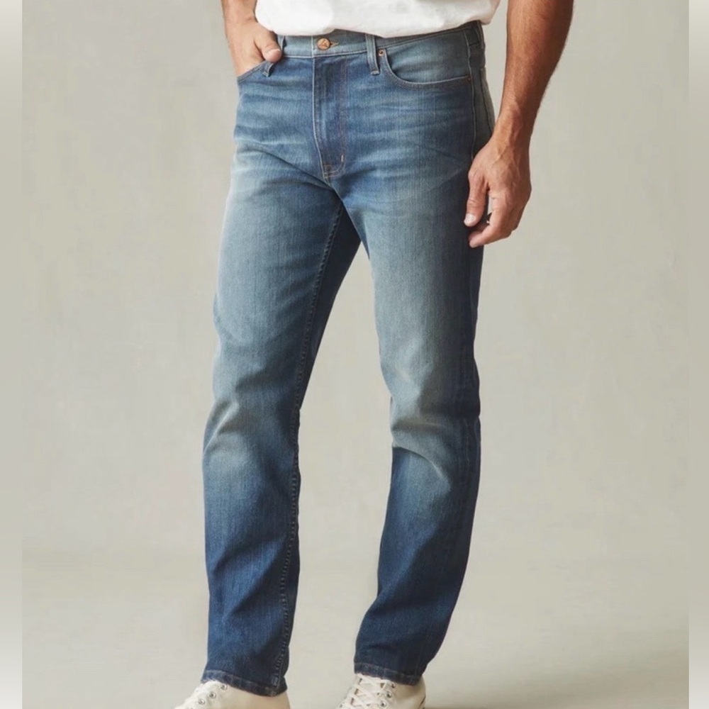 EUC American Giant Men’s Dakota Straight Jeans Size 32” x 32”